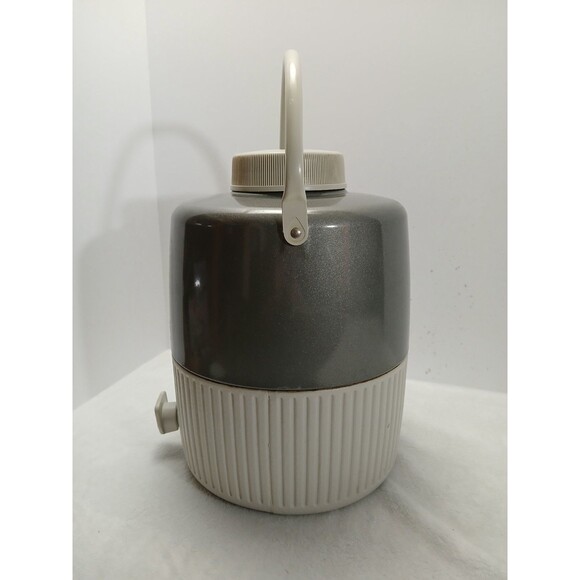 Vintage Coleman SteelBelted 2 Cooler 2 Gal. Silver - Picture 4 of 6